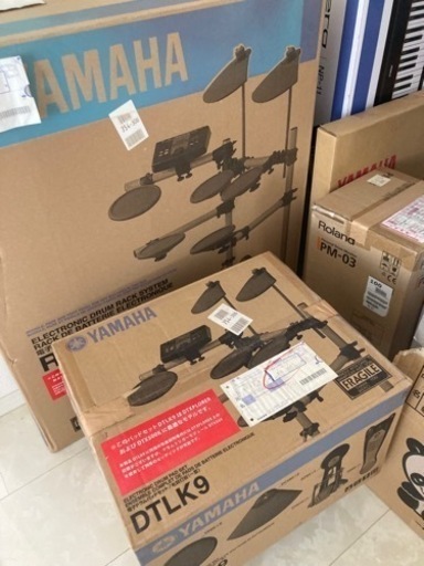 ヤマハ電子ドラムDTX500とローランドモニターアンプ