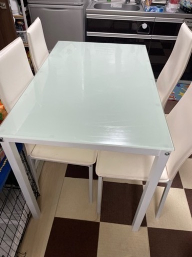 3000円 ガラスダイニングテーブル、チェアセット