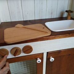 おままごと用キッチン　ナチュラルの画像