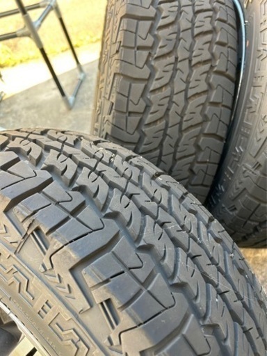 引取り限定　235/70R16 ホイールセット
