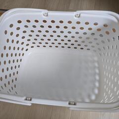 ニトリ洗濯かご　ランドリーバスケットの画像