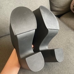 即完売の大人気！サボサンダルの画像