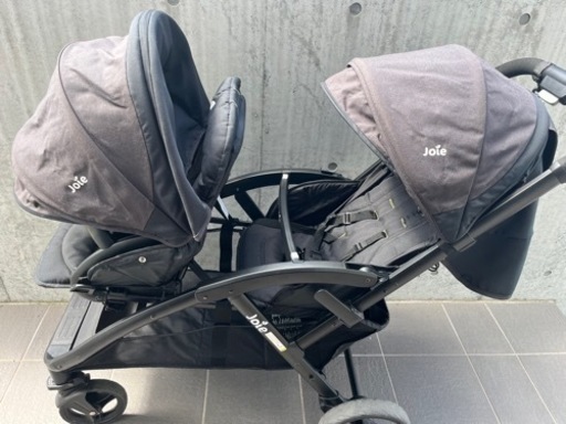 joieジョイーの2人乗りベビーカー