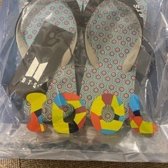 BTS IDOL ビーチサンダル 新品未使用 23cmの画像