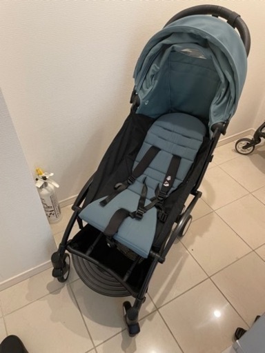 ベビーカー　2回のみ使用　コンパクトに折りたたみ可能
