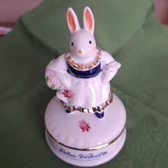 陶器のオルゴールの画像