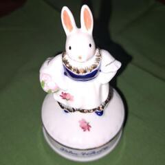 陶器のオルゴールの画像