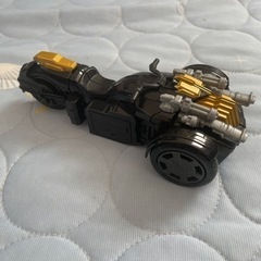 仮面ライダーセイバー　バイク