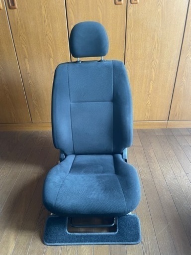 ハイエース純正運転席シート