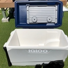 イグルー フリップ＆トウ 90QT (85L) クーラーボックスの画像