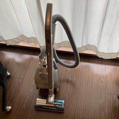 【受け渡し決定】アイリスオーヤマ　掃除機　2018年製