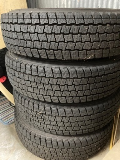 お値打ち商品【超美品】グッドイヤースタッドレスタイヤ4本セット