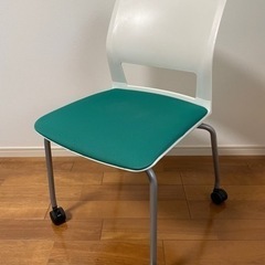 コクヨ　会議用イス