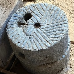 【決まりました】古い 石臼 いしうすの画像