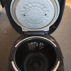 （取引中）タイガー IHジャー炊飯器 JKJ-B100の画像