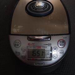 （取引中）タイガー IHジャー炊飯器 JKJ-B100の画像