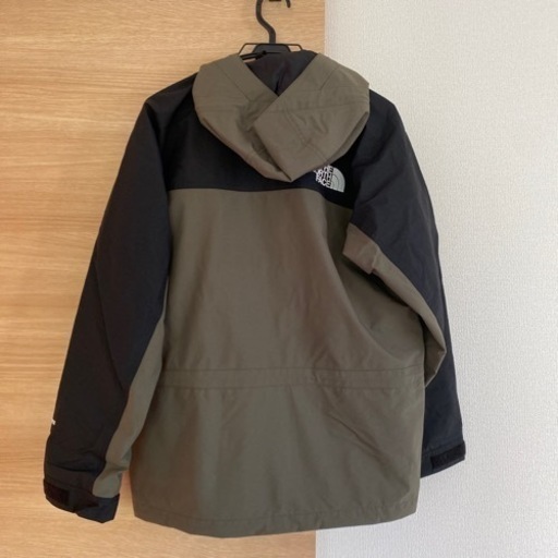 【値下げしました‼️】【定価38,000円】美品 ノースフェイス  マウンテンライトジャケット（メンズ、Mサイズ）