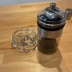 【受け渡し決まりました】ダイソーコーヒーミルとドリッパーの画像