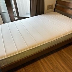 セミダブルベッドフレーム+マットレスの画像