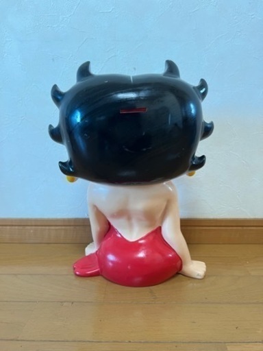 値下げ　betty 37㌢貯金箱