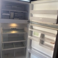 大型冷蔵庫　珍しい2ドアタイプの画像