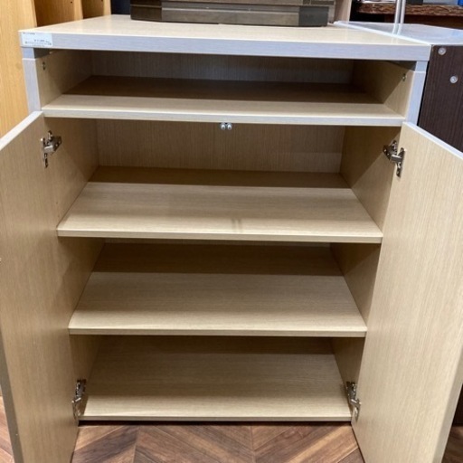 BY REUSE 霧島国分新町店 出張買取•見積完全無料¥0】扉付き収納棚の 