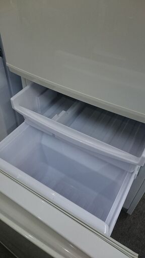 (2023.10.01お買い上げありがとうございます。)(冷凍室が引出しタイプの）シャープ　2ドア冷蔵庫１３７L　２０１６年製　SJ-
