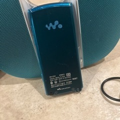 SONY ウォークマン　スピーカー、アダプター、端子の画像