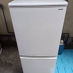 ✨激安価格✨持帰10000円‼️シャープ‼️比較的綺麗✨137L...