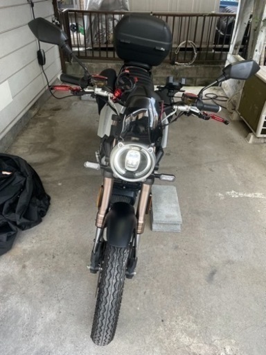 【XEAM】SUPERSOCO TCMAX ブラック/シルバー アロイ仕様 250cc相当 電動バイク