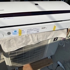 お薦め品‼️分解洗浄済み‼️シャープ エアコン6-8畳用2.2kW2019年