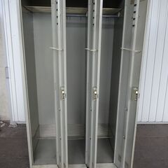 【お買い上げありがとうございました】ロッカー　スチール　グレー　3人用　カギありません　サイズ約高さ179幅90奥行51.5cm　劣化あります　ek-259gedの画像