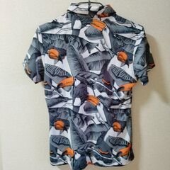 【新品未使用】LOUDMOUTHポロシャツの画像