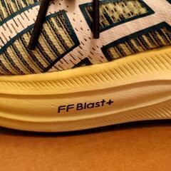 【30%値引き】陸上競技の練習用に　asics MAGIC SPEED2 25cmの画像