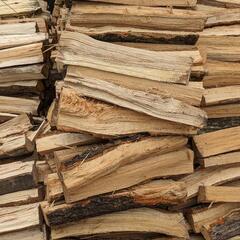広葉樹薪280kg♫1年半乾燥の画像