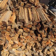 広葉樹薪280kg♫1年半乾燥の画像