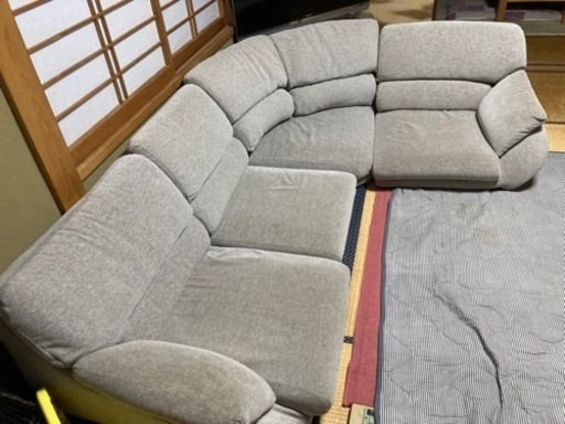 4人掛けソファー