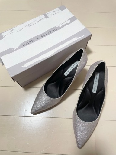 チャールズアンドキース　パンプス　シルバー