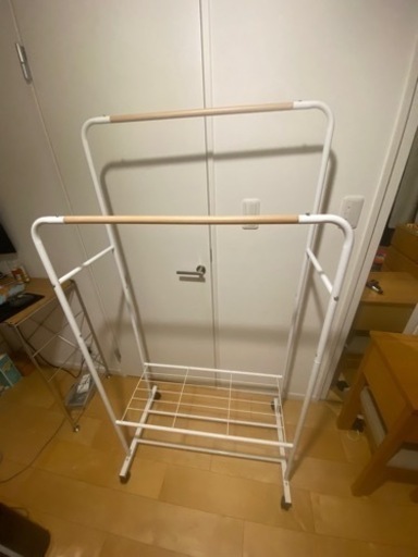 【2000円】ハンガーラック売ります