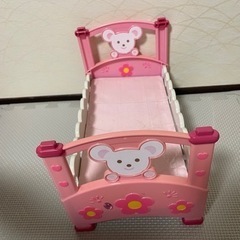 メルちゃん　いちごのおうち　ベッドの画像