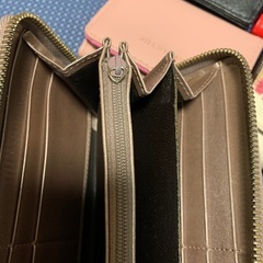 COACH、GUCCI、JILLSTUART等財布の画像