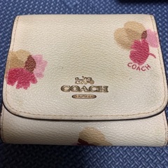 COACH、GUCCI、JILLSTUART等財布の画像