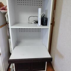 【取り引き中】食器棚レンジ台の画像