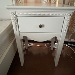 【9/15掲載終了予定】姫系ベッド&キャビネットセット　白　木製　フレーム分解渡しの画像