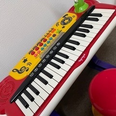 キッズキーボード　37鍵盤　イス付き の画像