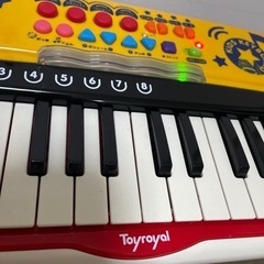 キッズキーボード　37鍵盤　イス付き の画像
