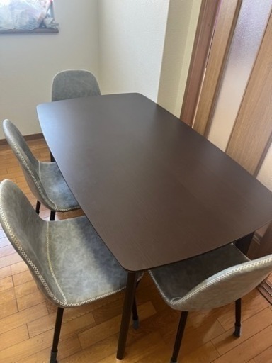 ダイニングテーブル　椅子4脚