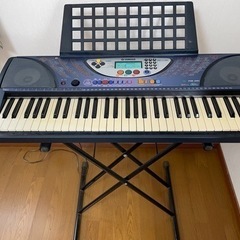 【値下げ】ヤマハ電子キーボード（スタンド付き）🎵