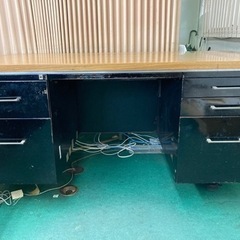 スチール製両袖事務机の画像