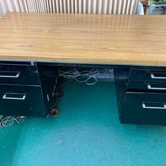 スチール製両袖事務机の画像